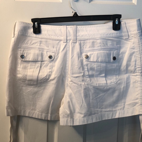 New with tags size 18 Tommy Hilfiger shorts white - Picture 5 of 6